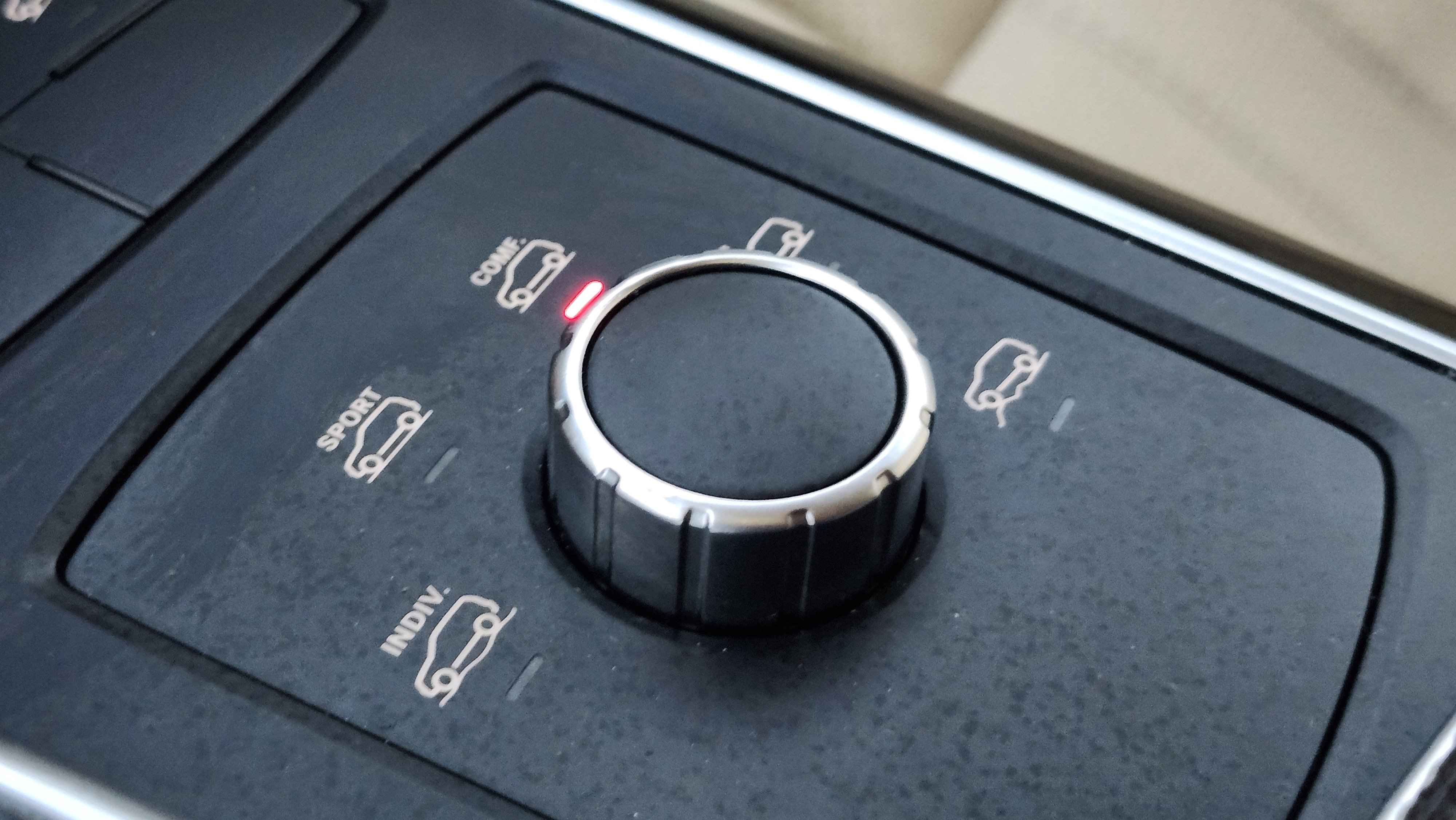 Used 2016 Mercedes-Benz GLE 350 4MATIC w/ Premium Package image 32