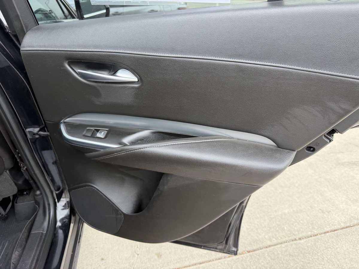 Used 2019 Cadillac XT4 Premium Luxury image 27