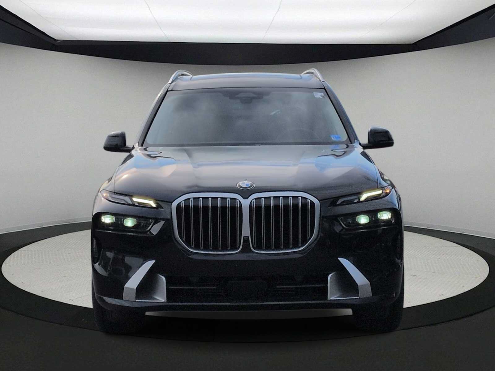 Used 2026 BMW X7 xDrive40i w/ Premium Package AWD/4WD image 3