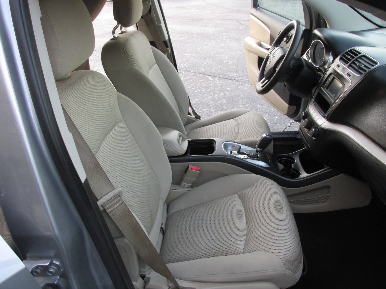 Used 2015 Dodge Journey SXT w/ Flexible Seating Group FWD image 21