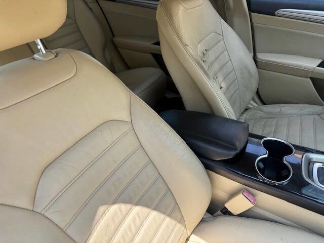 Used 2016 Ford Fusion SE image 25