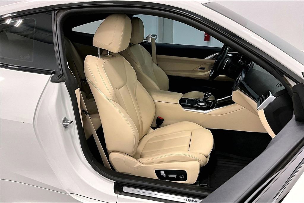 Used 2021 BMW 430i Coupe w/ Premium Package image 10