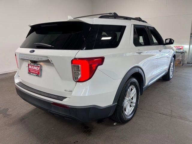 Used 2020 Ford Explorer XLT image 3