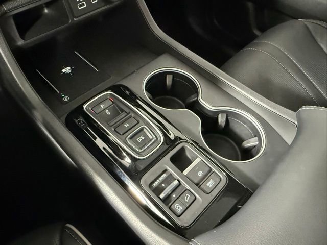 Used 2025 Honda Pilot Elite image 25