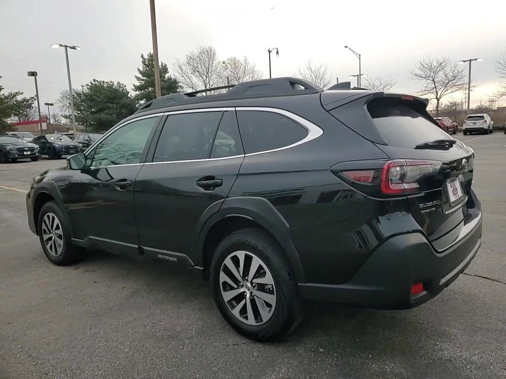 Certified 2024 Subaru Outback Premium image 10