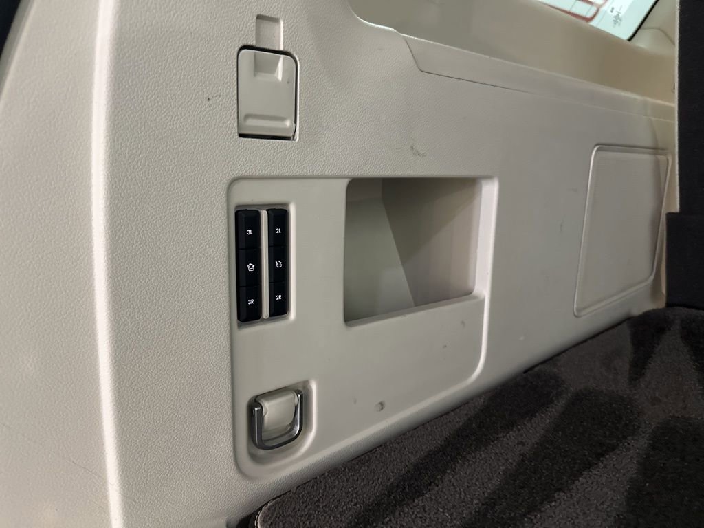 Used 2020 Lincoln Navigator L Black Label w/ Cargo Convenience Package image 24