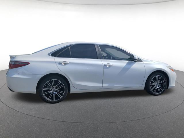 Used 2016 Toyota Camry SE FWD image 5