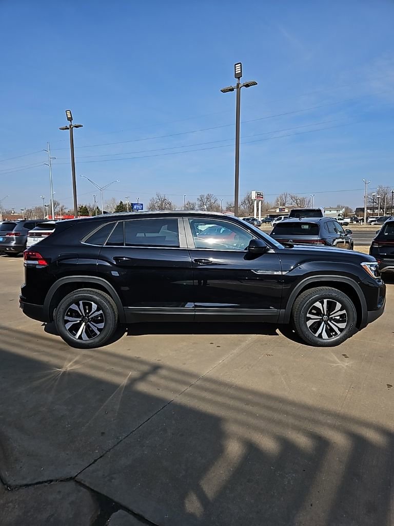 New 2026 Volkswagen Atlas Cross Sport SE FWD image 4