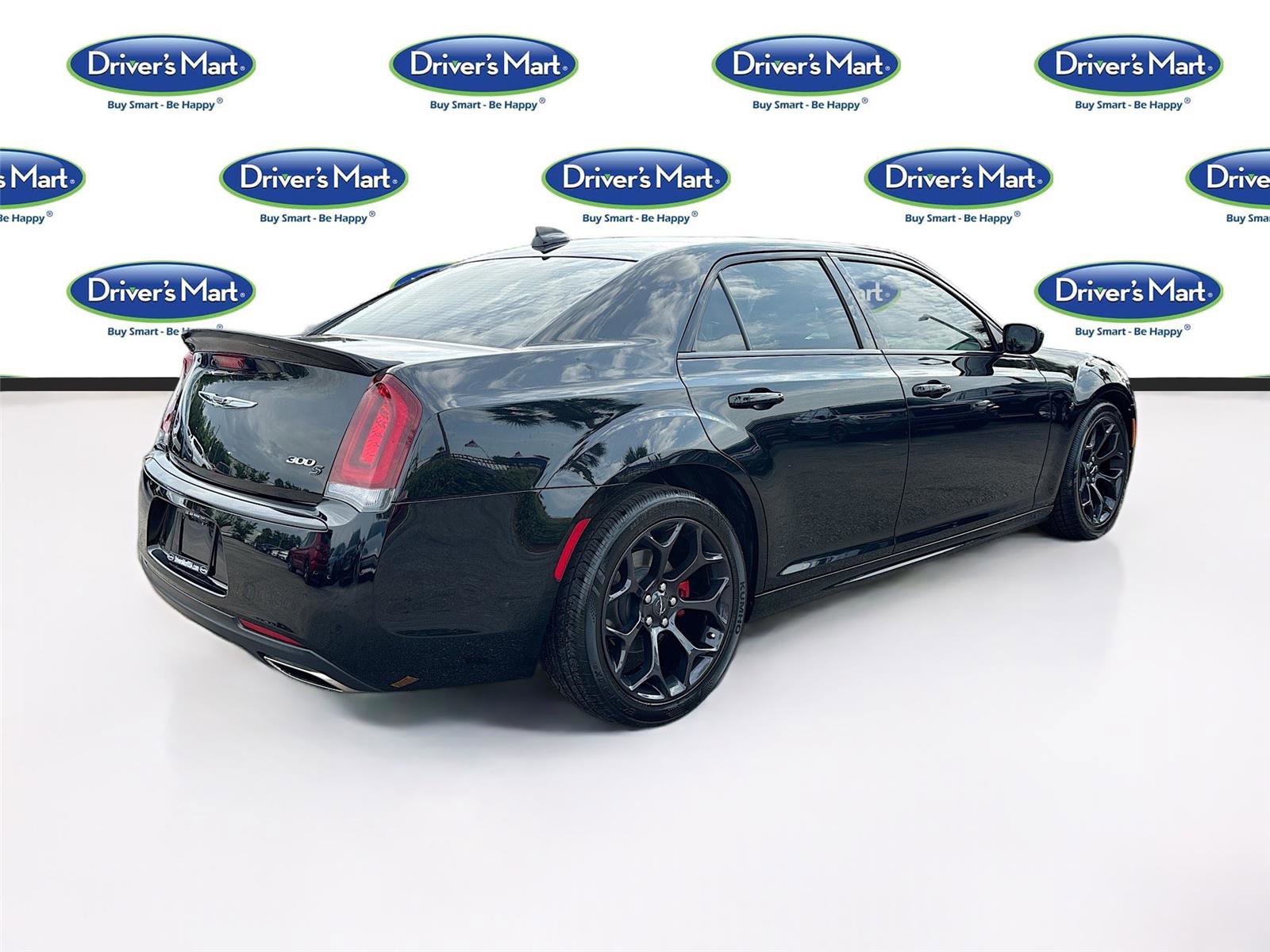 Used 2020 Chrysler 300 S RWD image 7
