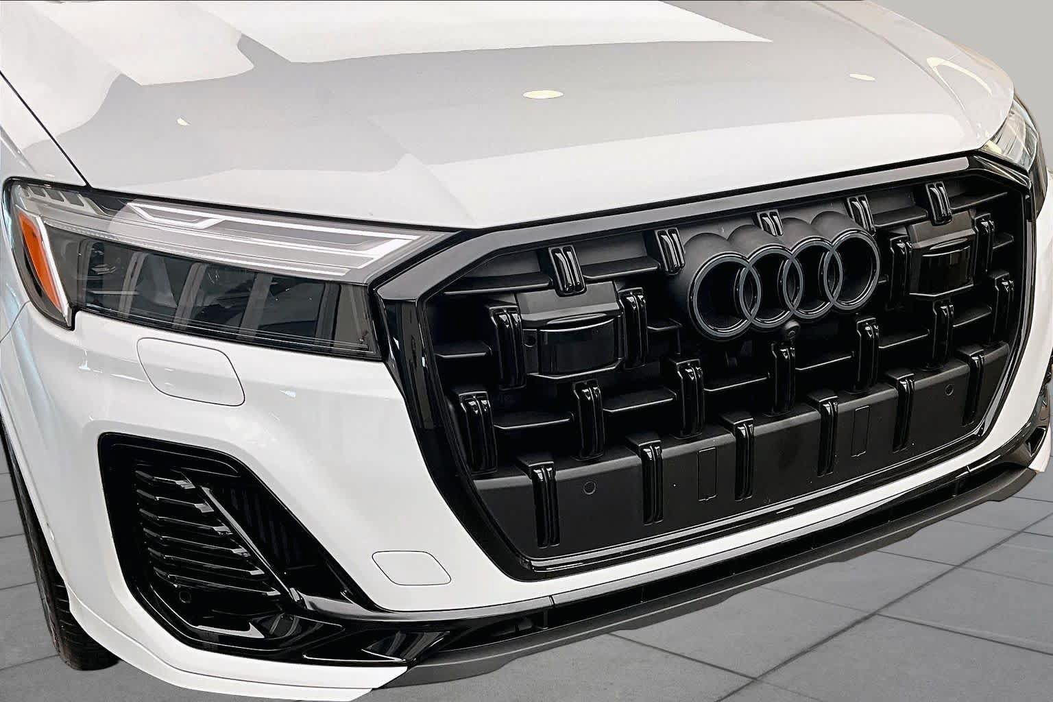 Certified 2026 Audi Q7 3.0T Prestige w/ Prestige Package AWD/4WD image 32