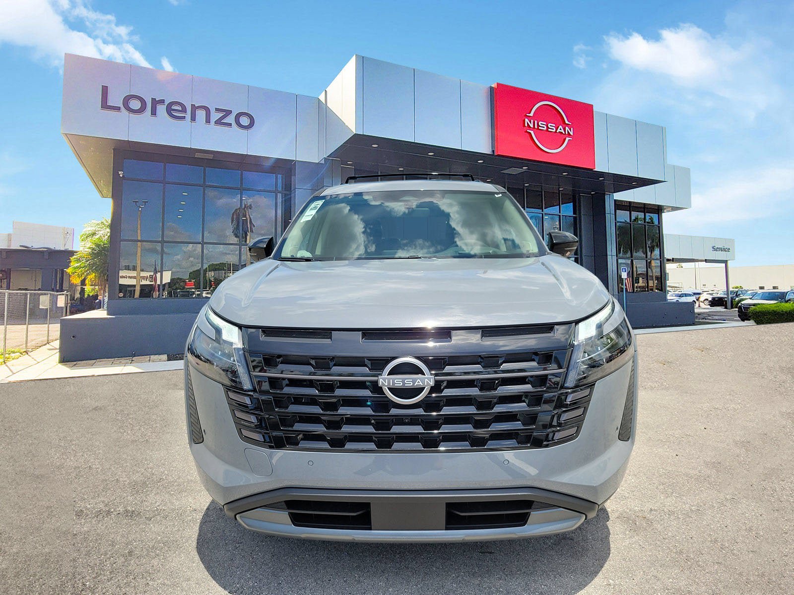 New 2026 Nissan Pathfinder Platinum w/ Cargo Package FWD image 2