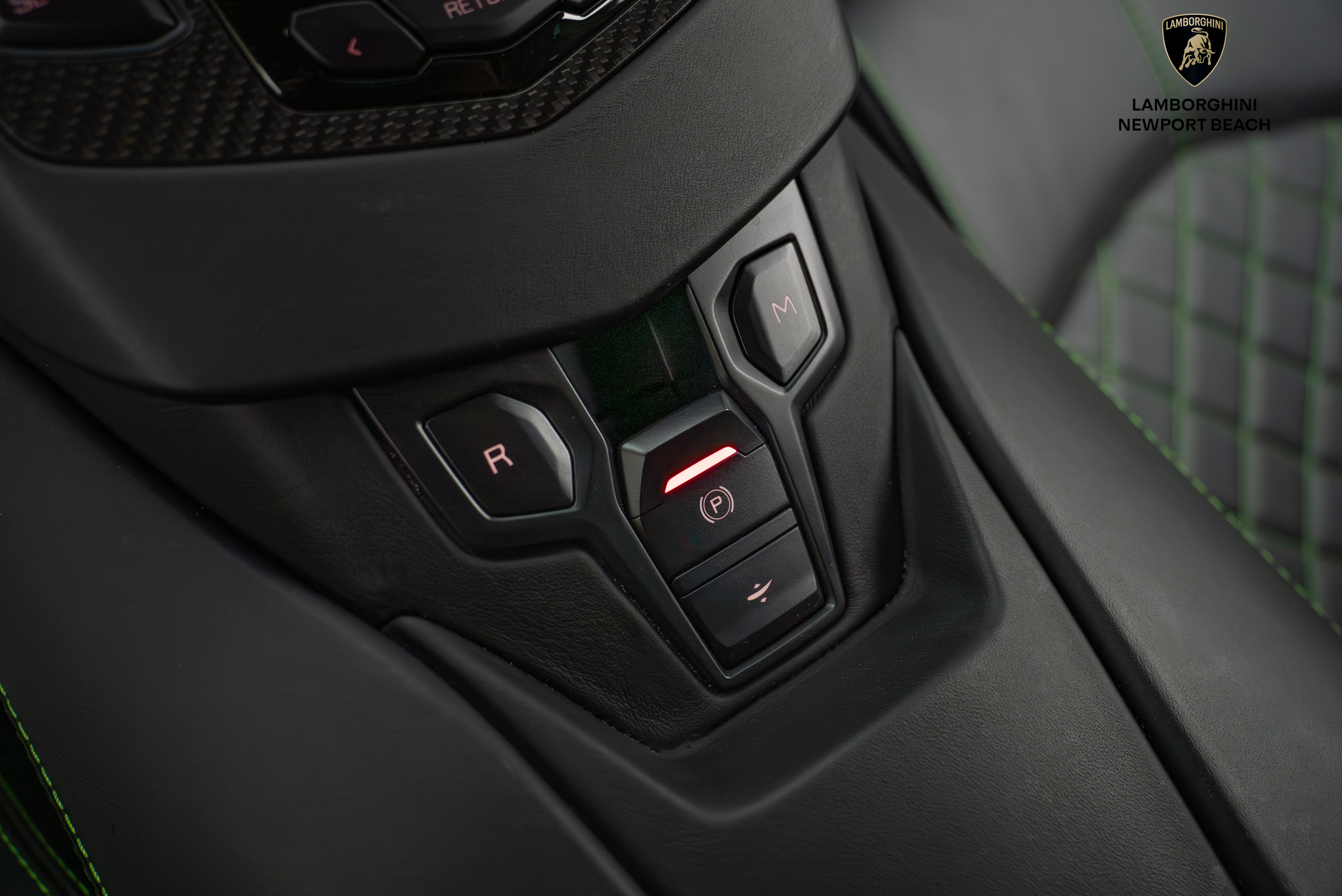 Used 2018 Lamborghini Aventador S image 35