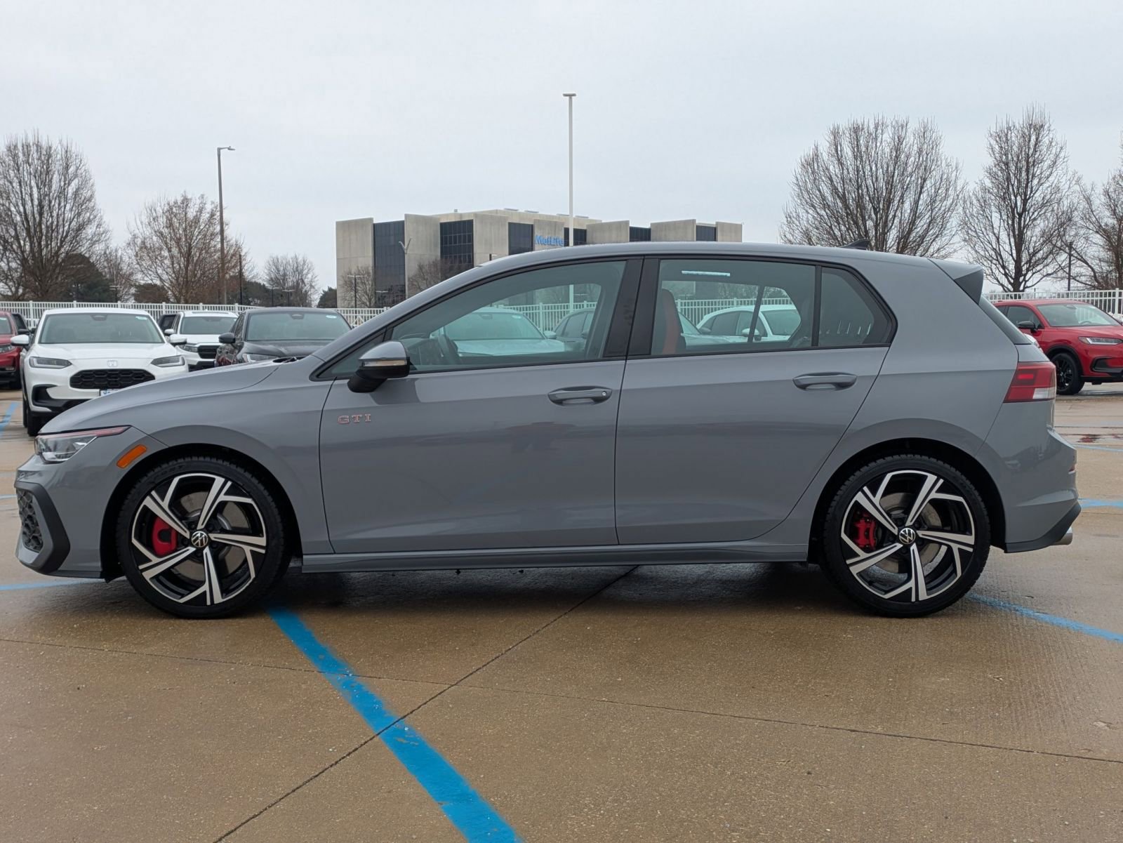 Used 2025 Volkswagen GTI SE image 9