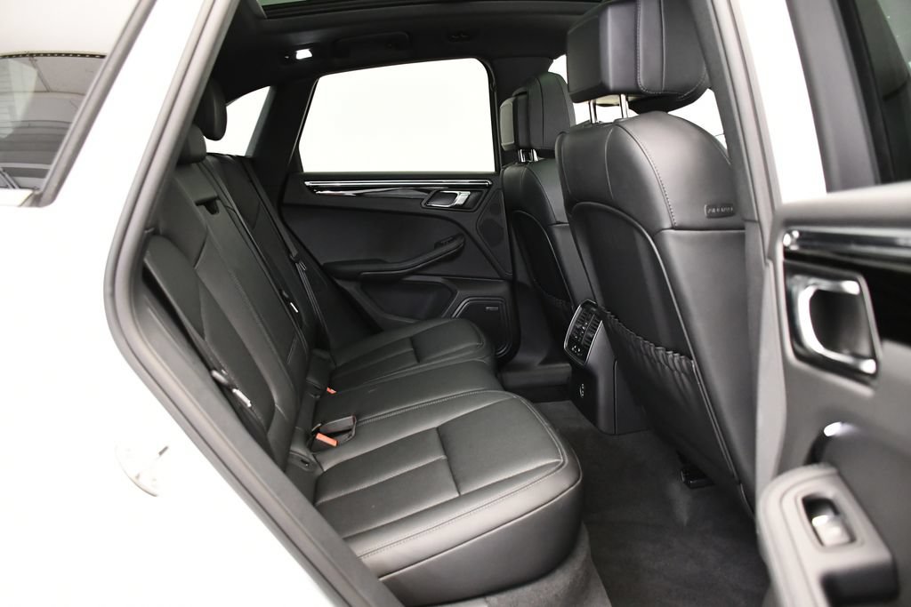 Certified 2026 Porsche Macan AWD/4WD image 55