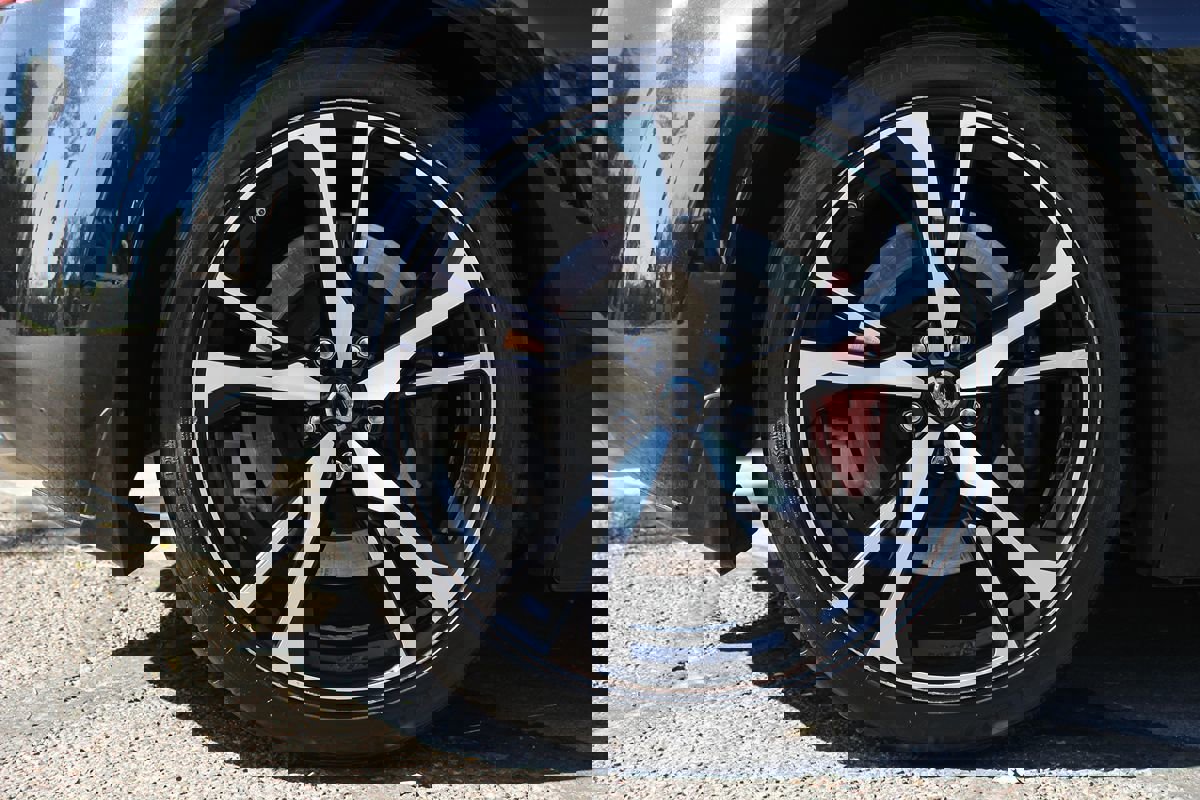 Used 2018 Nissan 370Z w/ Sport Package image 33