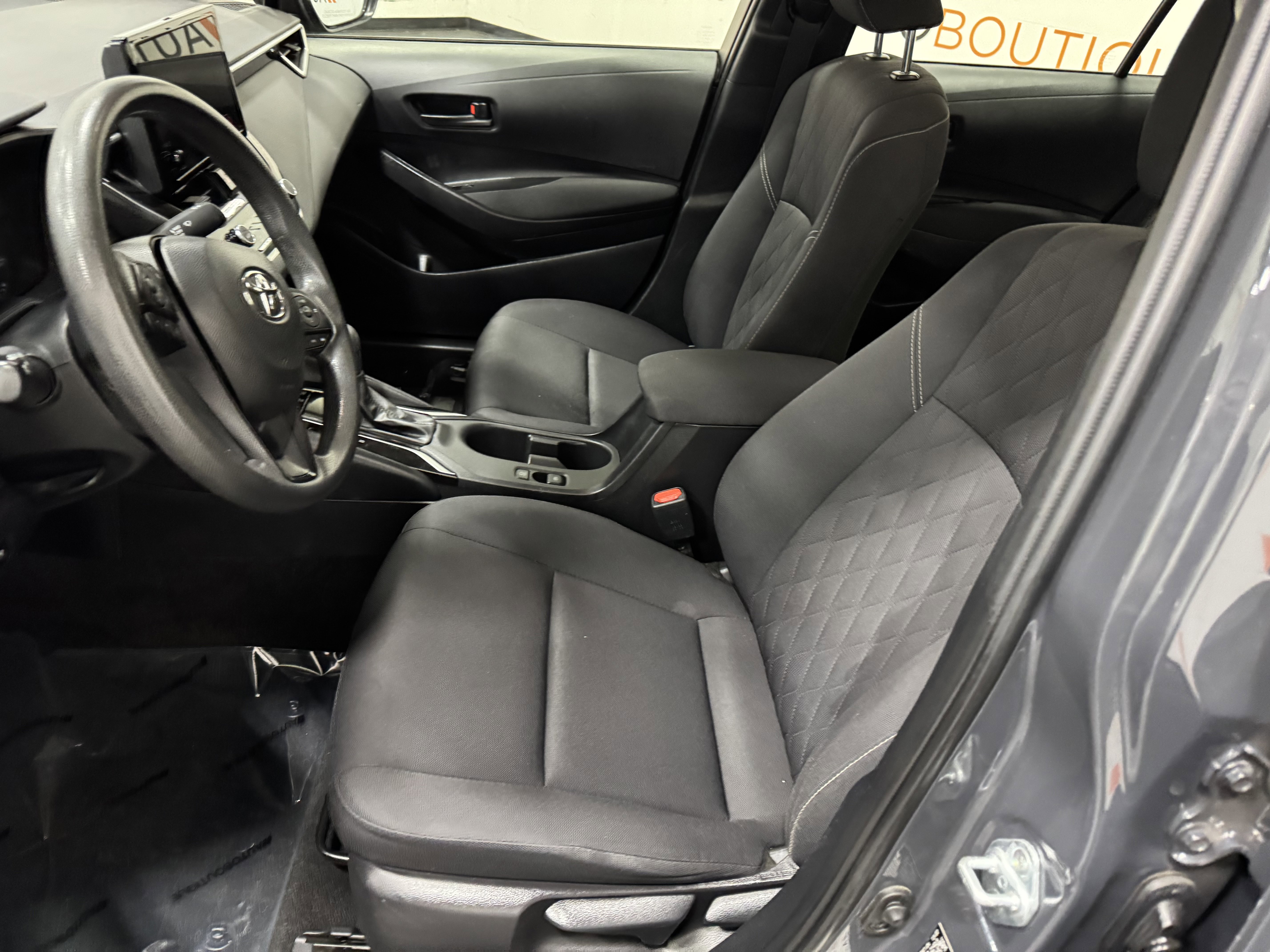 Used 2023 Toyota Corolla LE image 9