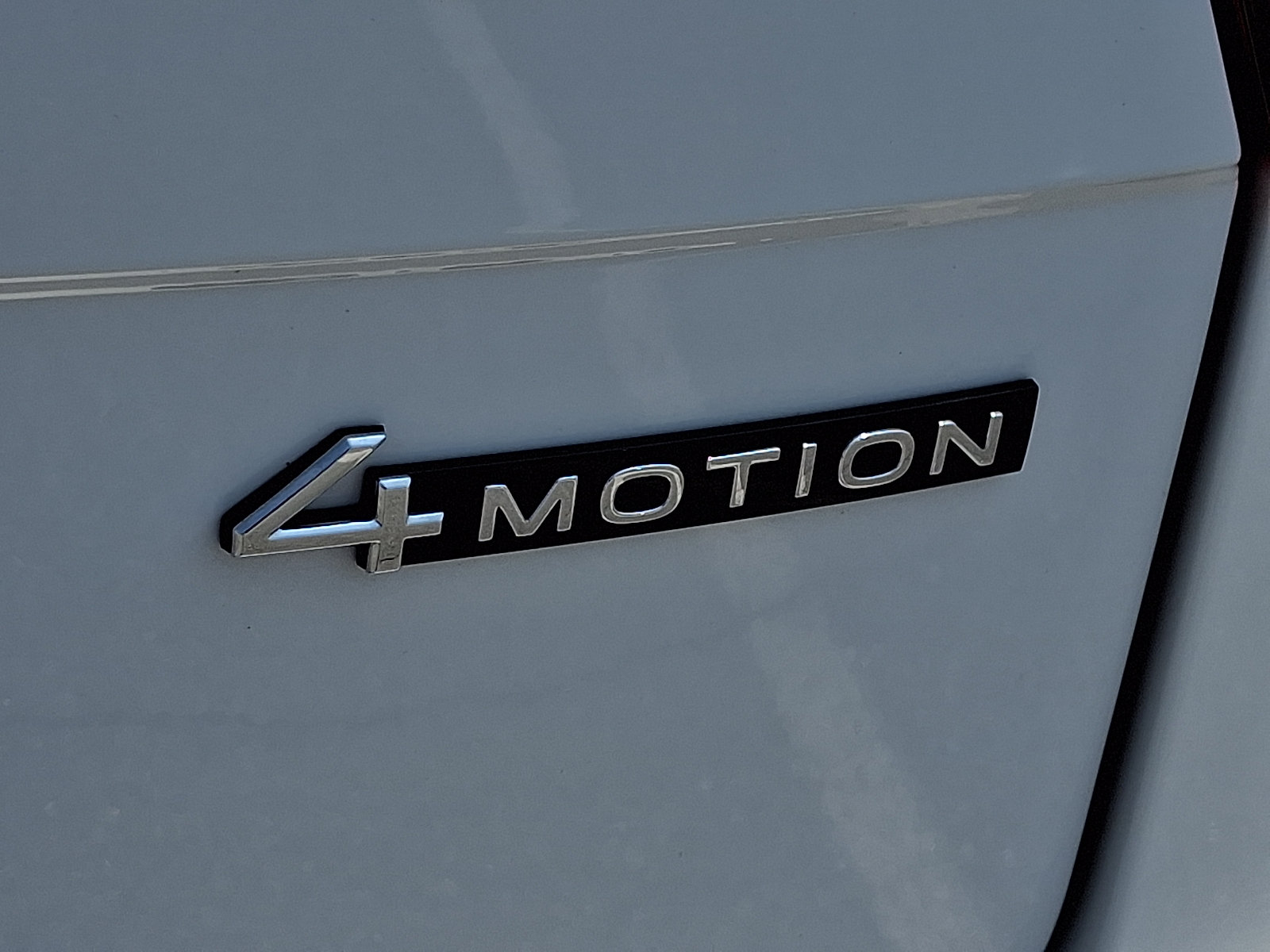 Used 2022 Volkswagen Tiguan SE AWD/4WD image 32