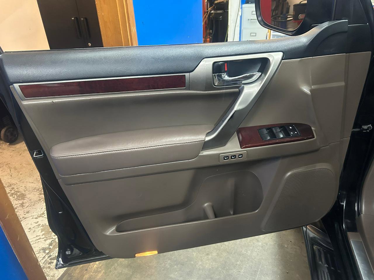 Used 2017 Lexus GX 460 Premium w/ Premium Package AWD/4WD image 20