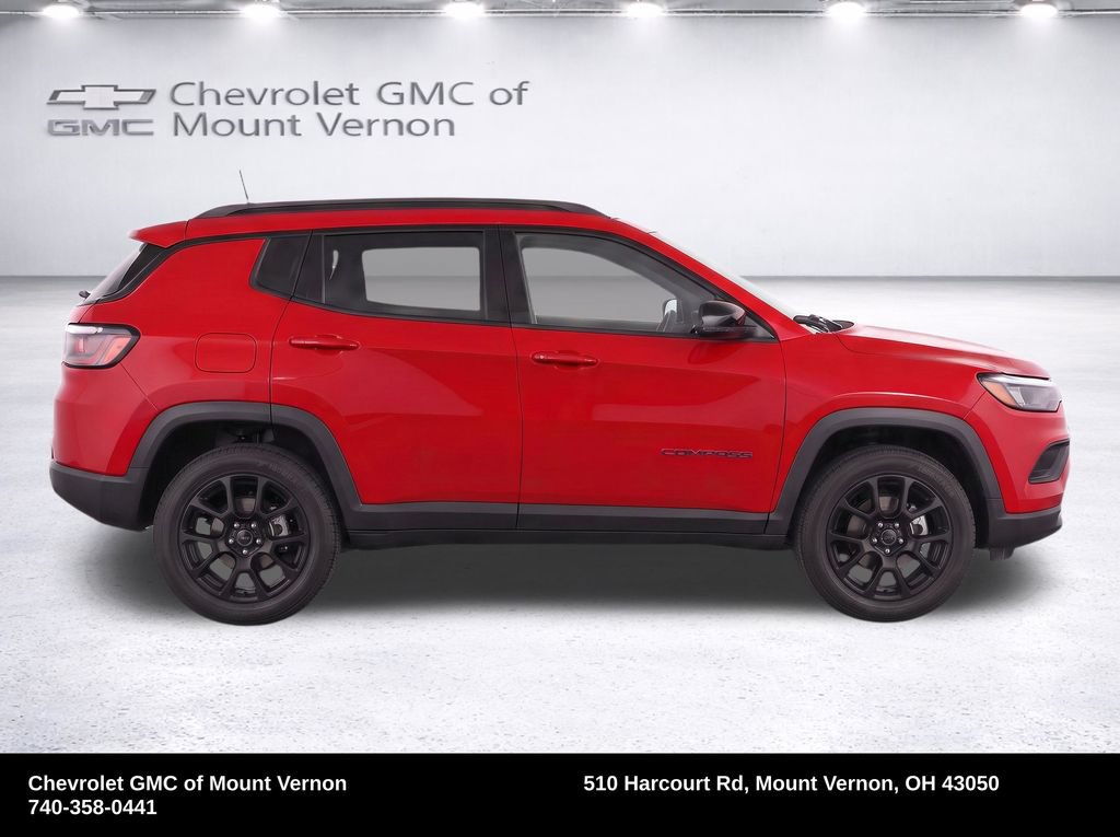 Used 2025 Jeep Compass Latitude w/ Altitude Special Edition AWD/4WD image 9