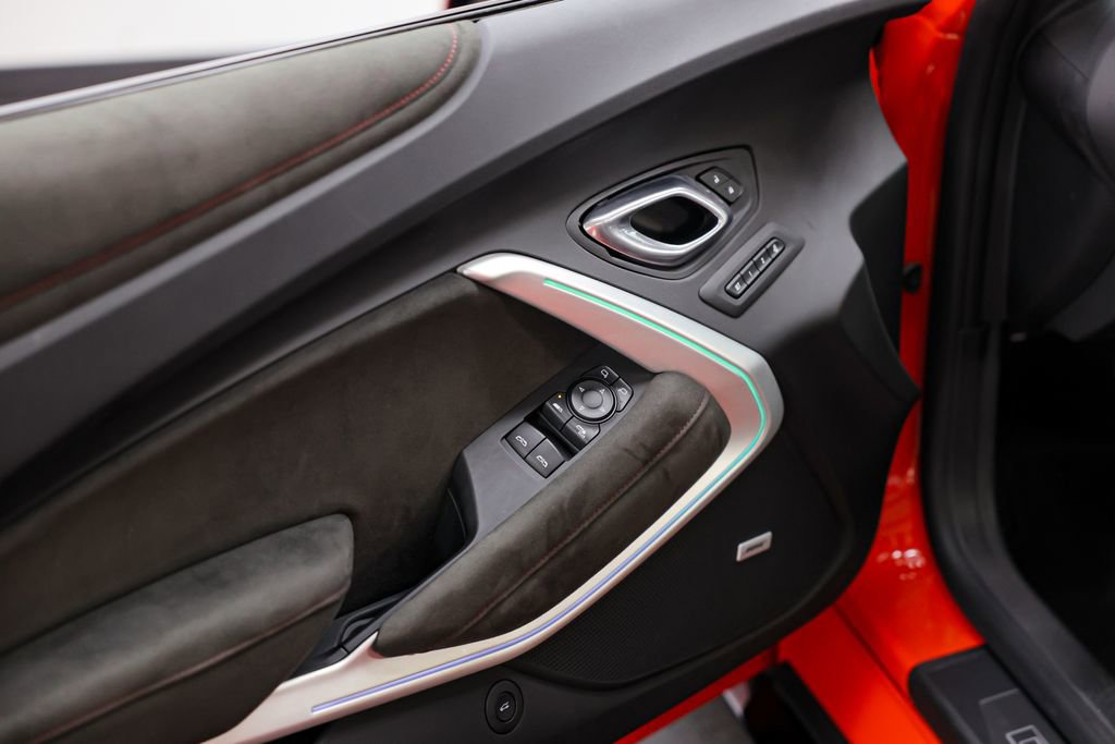 Used 2019 Chevrolet Camaro ZL1 RWD image 6