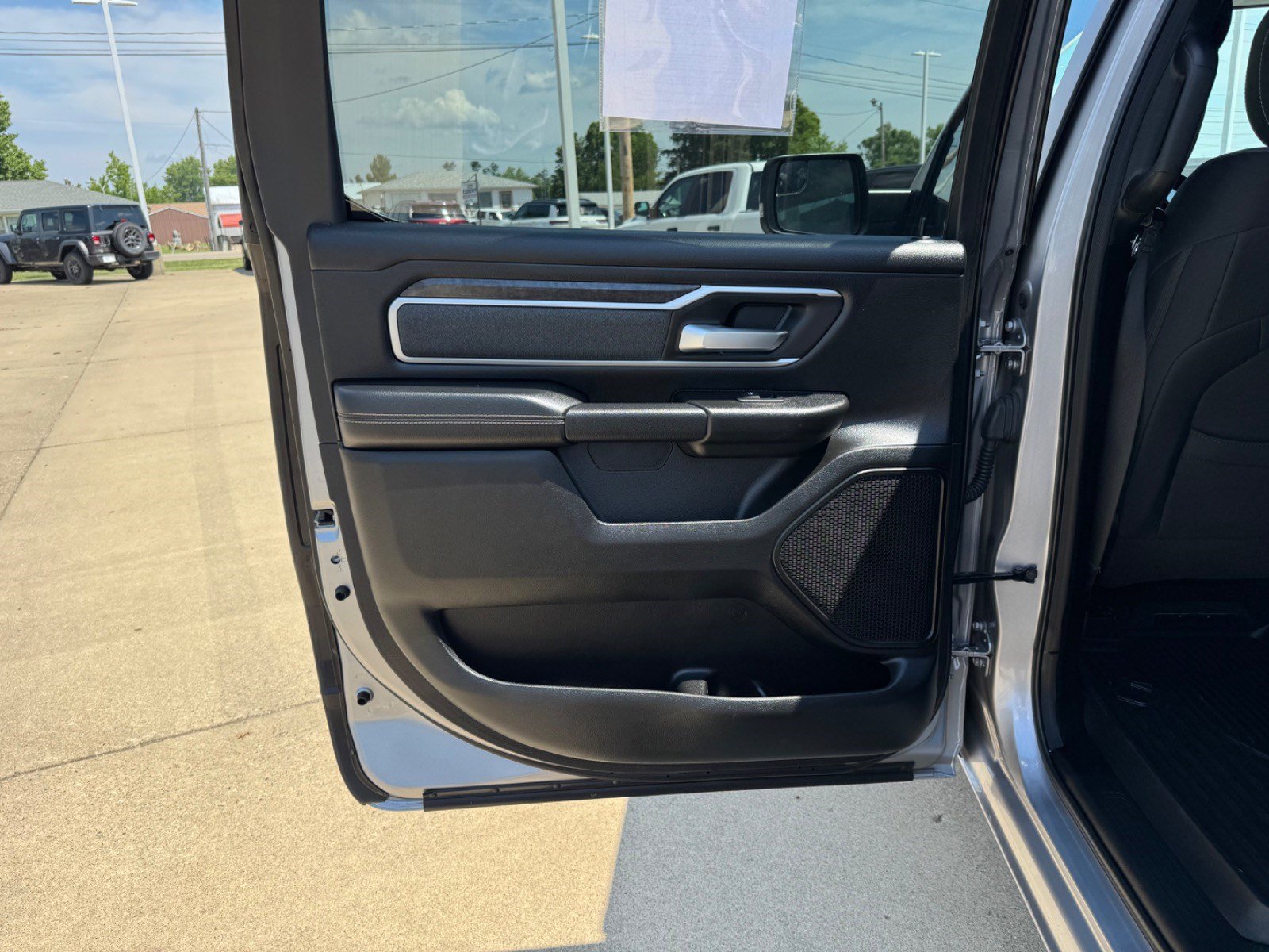 Used 2022 RAM 1500 Big Horn AWD/4WD image 21