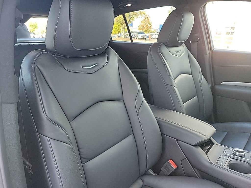 Used 2020 Cadillac XT4 Premium Luxury w/ Cold Weather Package image 14