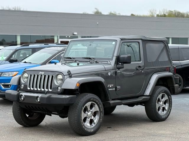 Used 2016 Jeep Wrangler Sahara w/ Connectivity Group AWD/4WD image 26