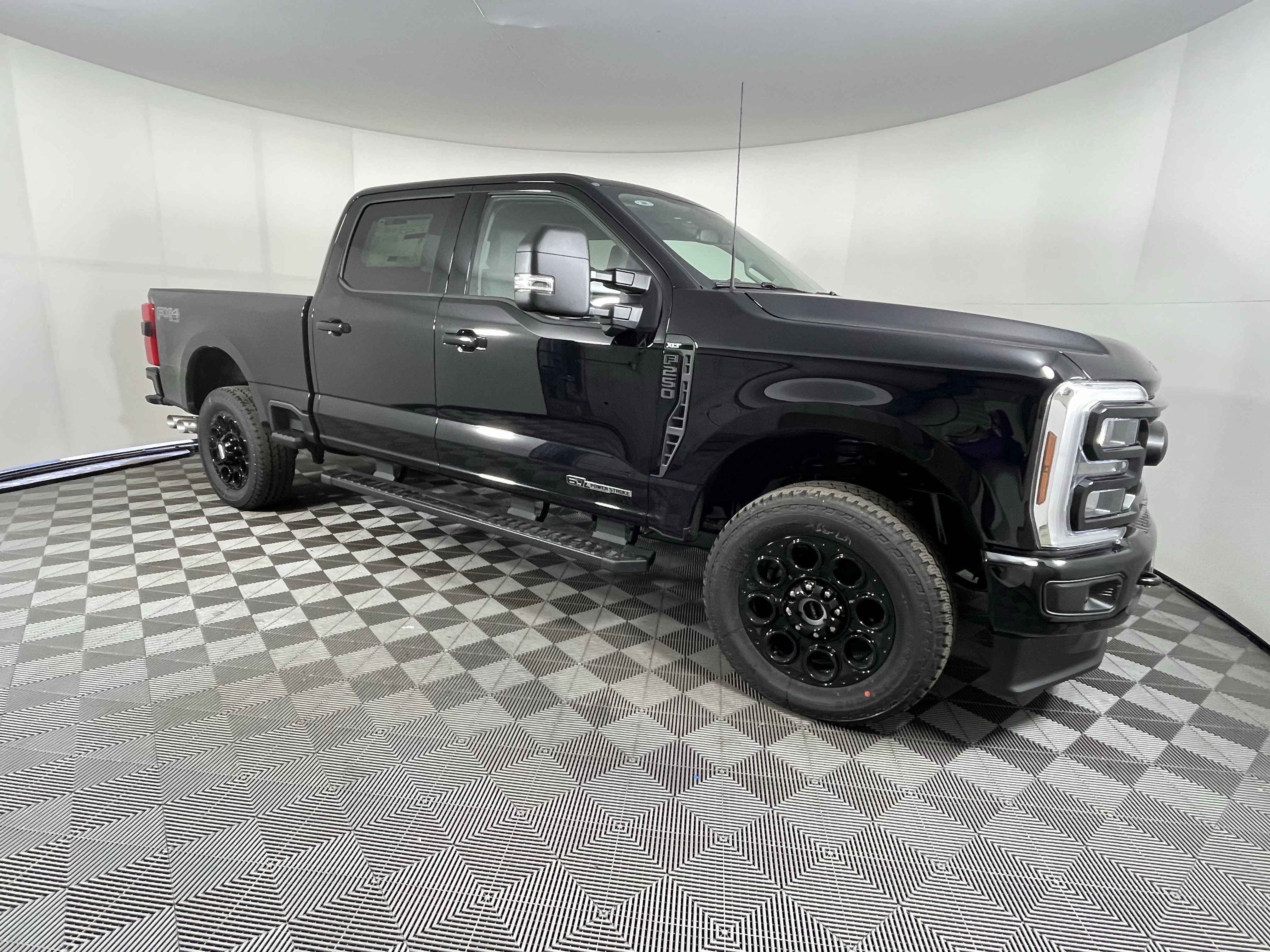 New 2026 Ford F250 XLT w/ XLT Premium Package AWD/4WD image 6