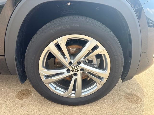 Used 2024 Volkswagen Atlas Cross Sport SEL R-Line AWD/4WD image 51