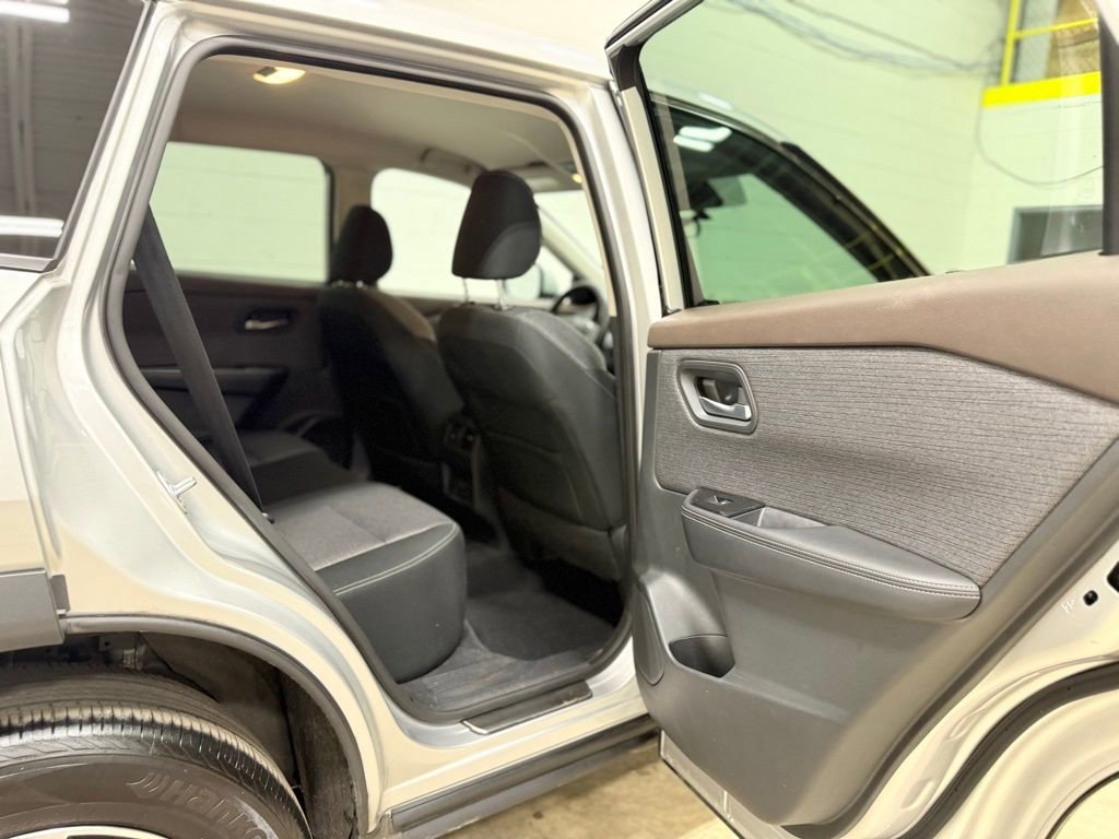 Used 2021 Nissan Rogue SV AWD/4WD image 40