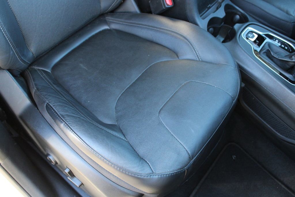 Used 2021 Jeep Cherokee Limited image 30