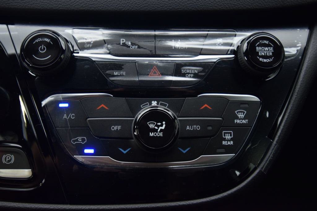 New 2026 Chrysler Voyager LX FWD image 20