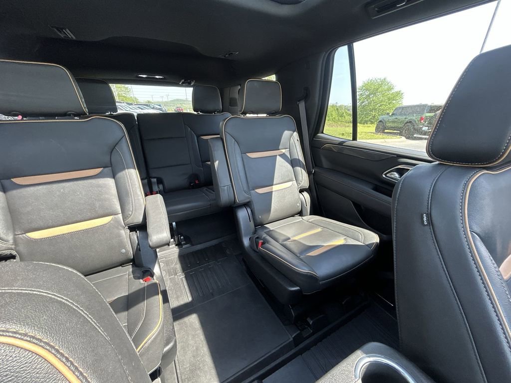 Used 2023 GMC Yukon AT4 w/ Technology Package image 15
