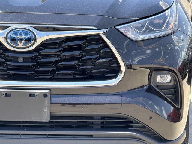 Used 2021 Toyota Highlander Limited FWD image 9