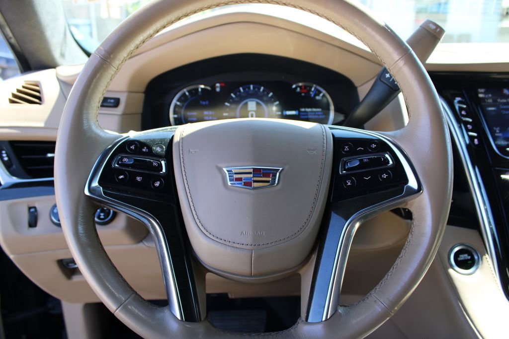 Used 2020 Cadillac Escalade Platinum w/ Escalade Sport Edition AWD/4WD image 31