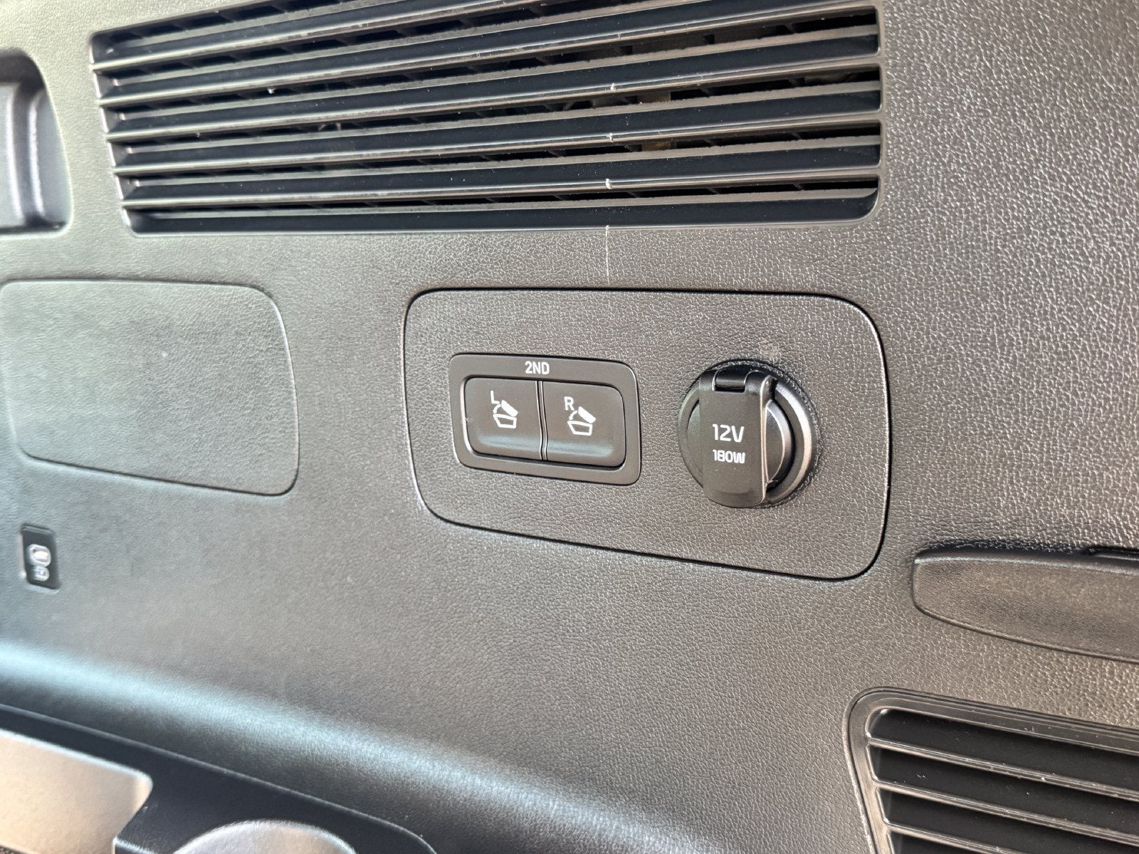 Used 2025 Kia Sorento S w/ Panoramic Sunroof Package FWD image 31