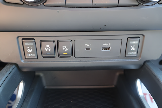 Used 2026 Nissan Frontier SV w/ All-Weather Content Package AWD/4WD image 21
