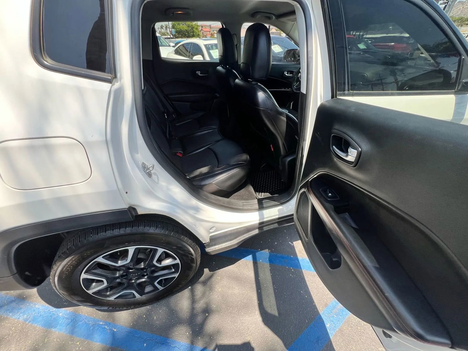 Used 2019 Jeep Compass Trailhawk image 14