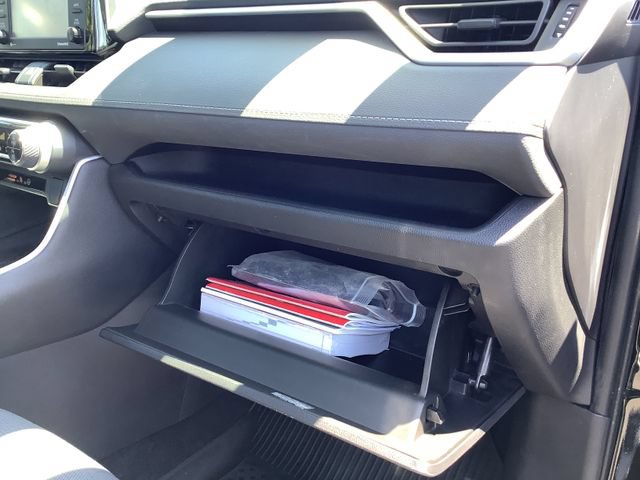 Used 2022 Toyota RAV4 XLE AWD/4WD image 39
