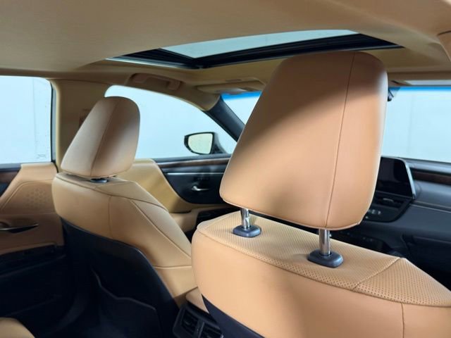 Used 2025 Lexus ES 350 w/ Premium Package FWD image 27