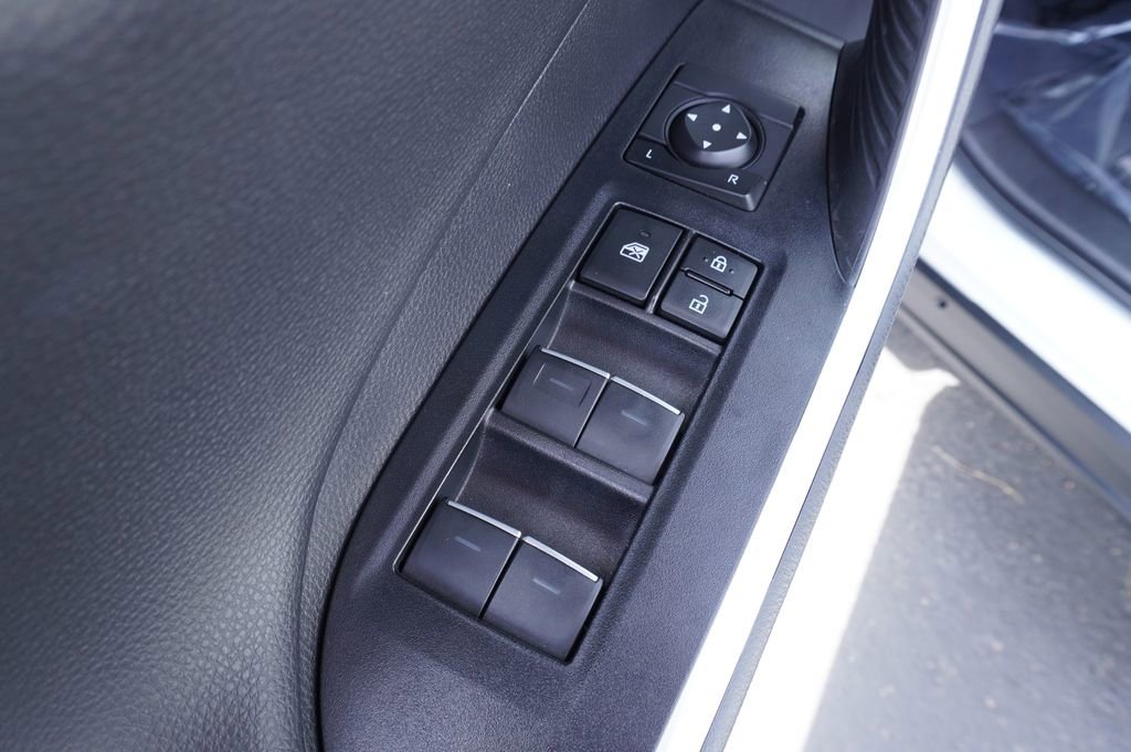 Used 2022 Toyota RAV4 Limited image 16