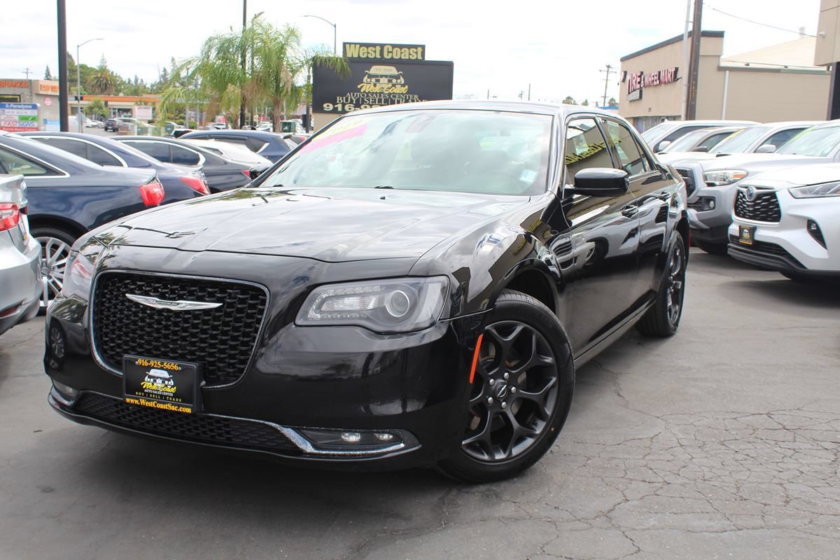 Used 2019 Chrysler 300 S AWD/4WD image 37