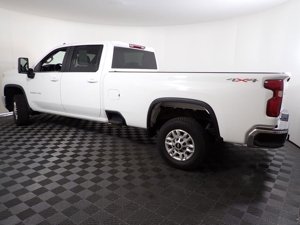 Used 2024 Chevrolet Silverado 2500 LT AWD/4WD image 14