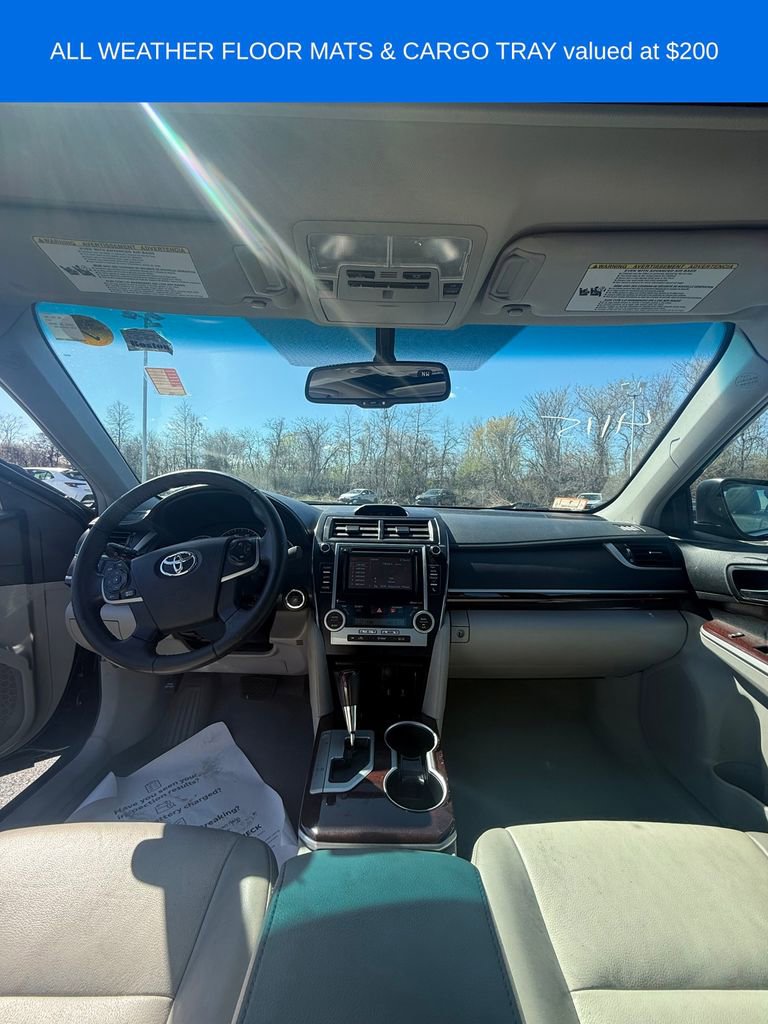 Used 2014 Toyota Camry XLE w/ Leather Package FWD image 7
