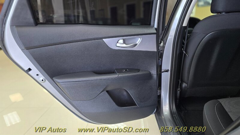 Used 2016 Kia Forte LX FWD image 13