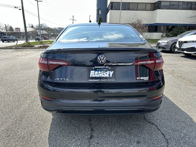 Used 2023 Volkswagen Jetta Sport image 7