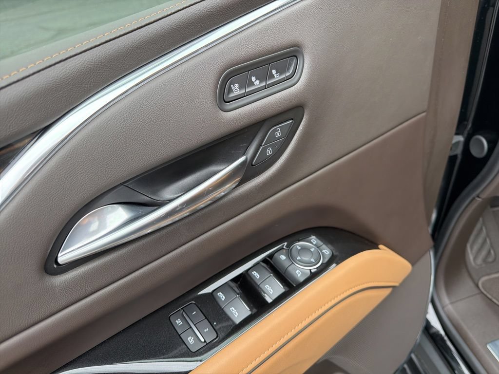 Used 2024 Cadillac Escalade ESV Sport AWD/4WD image 6