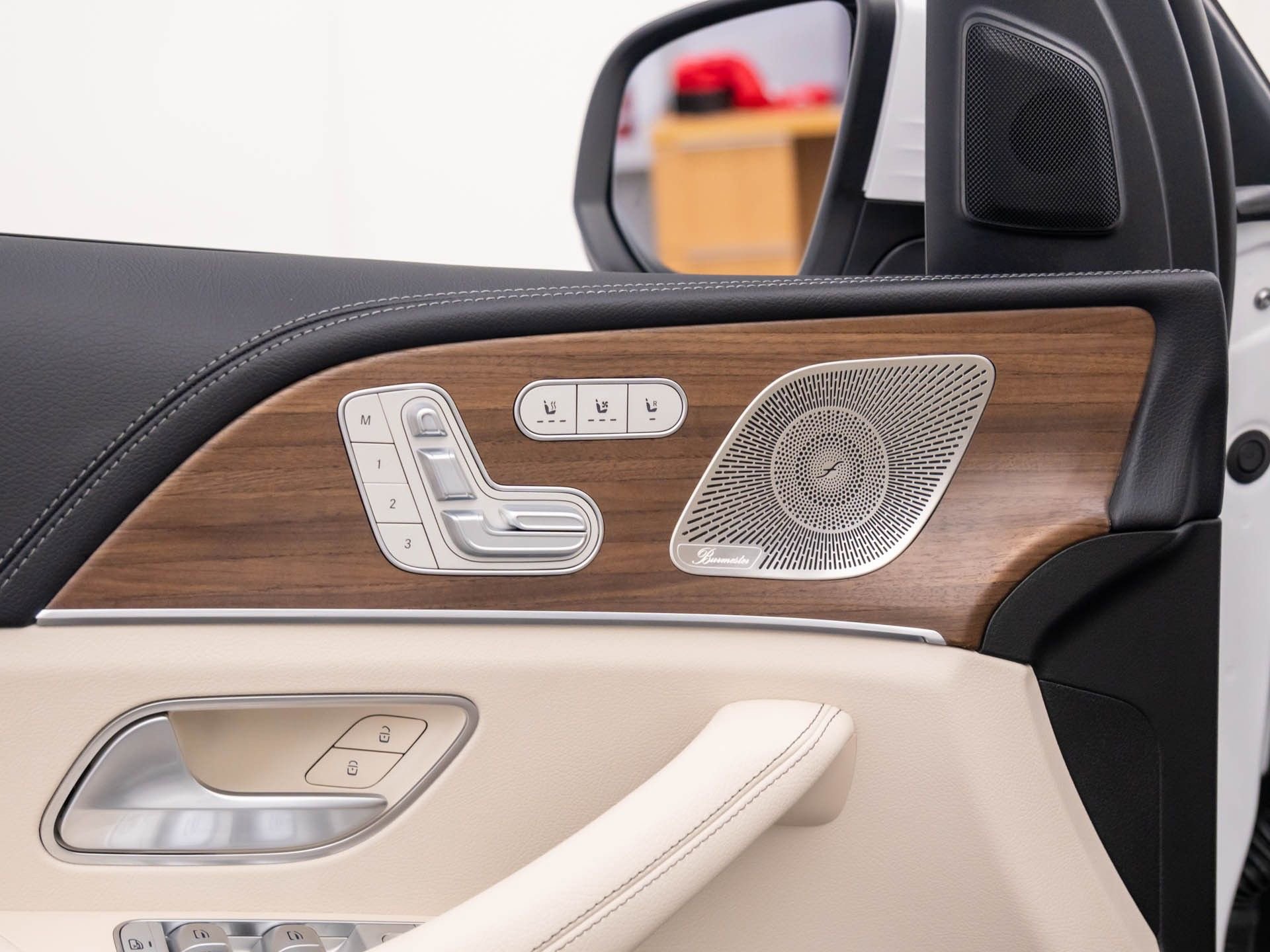 New 2026 Mercedes-Benz GLS 580 4MATIC image 15