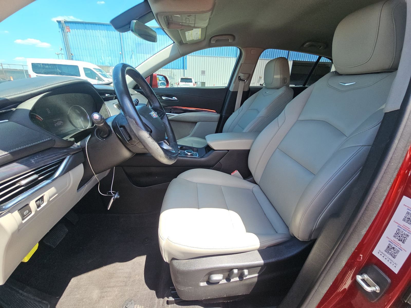 Used 2019 Cadillac XT4 Luxury FWD image 3