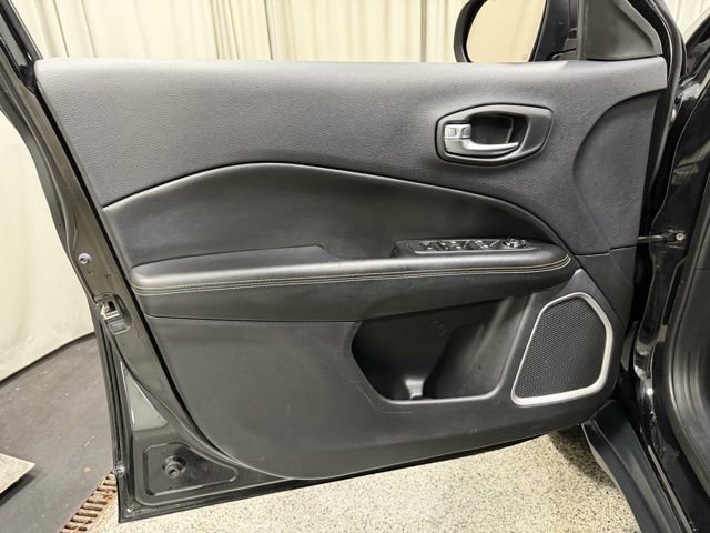 Used 2020 Jeep Compass Latitude w/ Cold Weather Group image 18